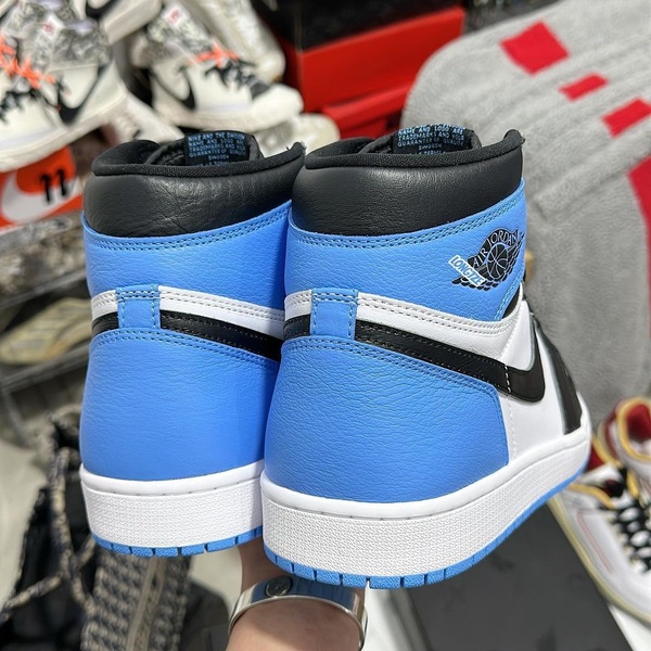 Кросівки nike air jordan 1 mid se light blue кроссовки